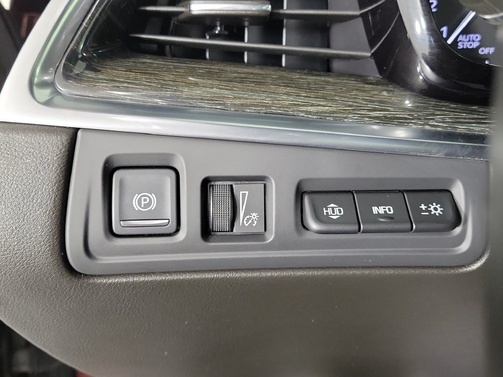 Used 2022 Cadillac XT5 Premium Luxury w/ Technology Package FWD image 34
