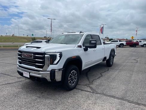 Used 2025 GMC Sierra 2500 SLE w/ Max Trailering Package image 1