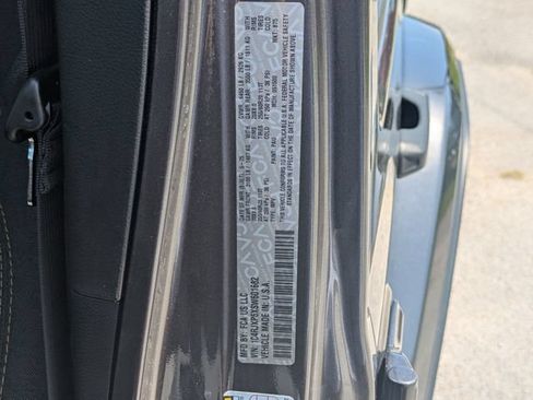 Used 2025 Jeep Wrangler Unlimited Sahara AWD/4WD image 38
