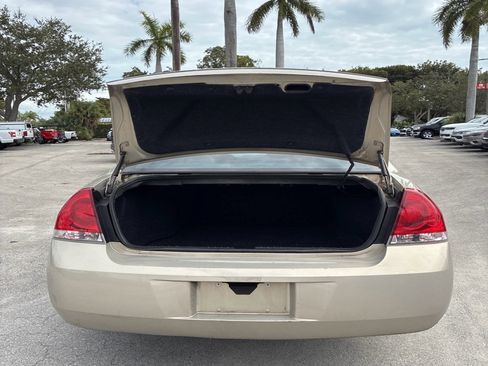 Used 2010 Chevrolet Impala LS image 11