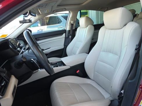 Used 2022 Honda Accord Touring image 9