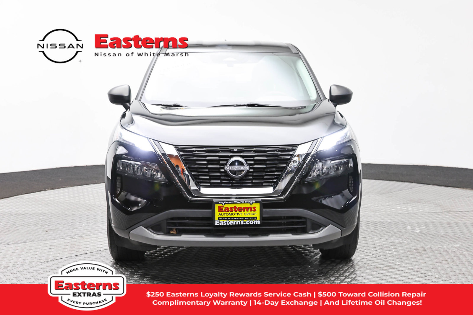 Used 2023 Nissan Rogue S AWD/4WD image 2