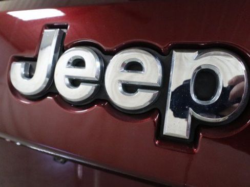 Used 2020 Jeep Grand Cherokee Limited AWD/4WD image 24