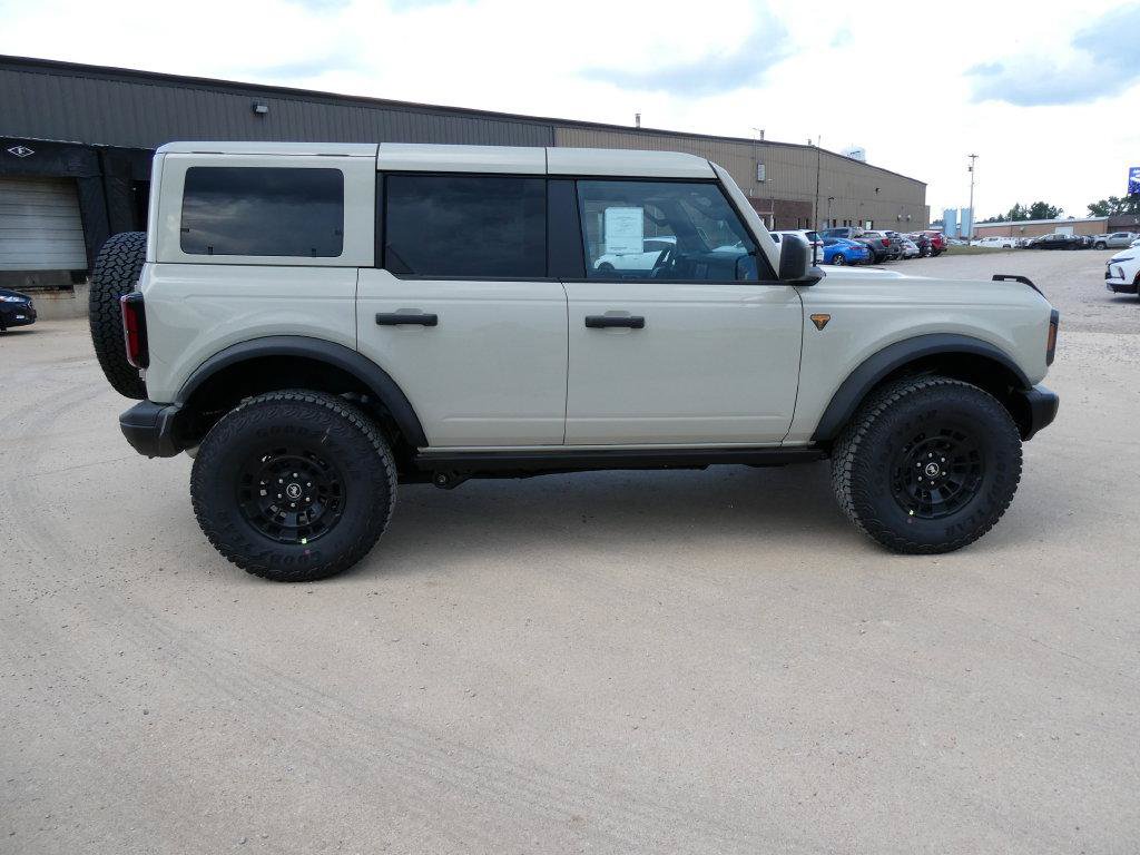 New 2026 Ford Bronco Badlands w/ Sasquatch Package AWD/4WD image 4