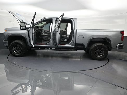 Used 2025 Chevrolet Silverado 2500 LT AWD/4WD image 38