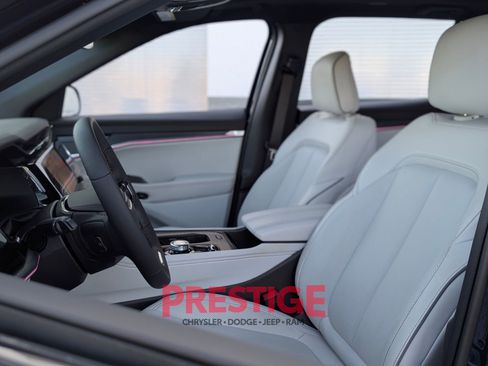 Used 2025 Jeep Wagoneer S Limited AWD/4WD image 28