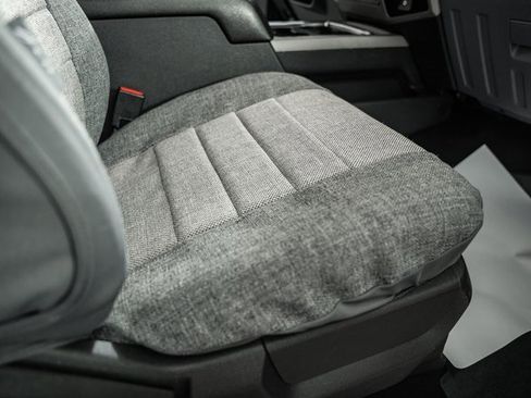 Used 2014 Ford F250 XLT w/ Snow Plow Prep Package image 37