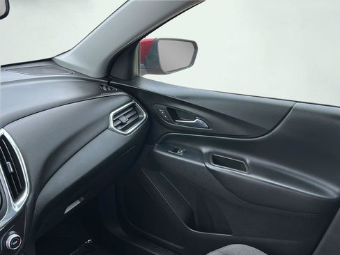 Used 2018 Chevrolet Equinox LT image 22