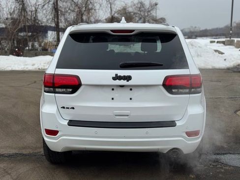 Used 2019 Jeep Grand Cherokee Altitude image 4