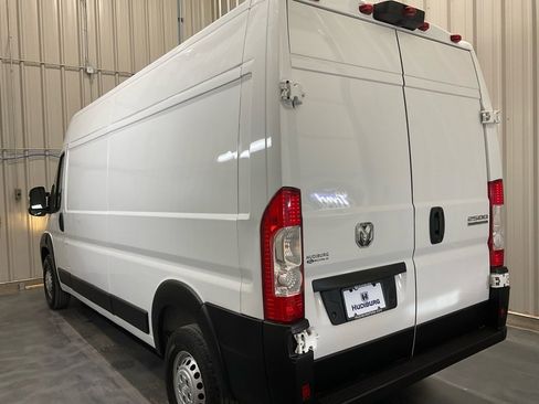 Used 2024 RAM ProMaster 2500 w/ Convenience Group image 20