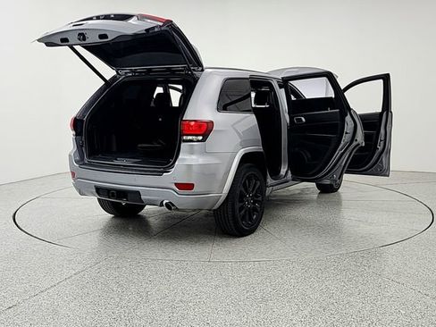 Used 2021 Jeep Grand Cherokee Laredo X AWD/4WD image 11