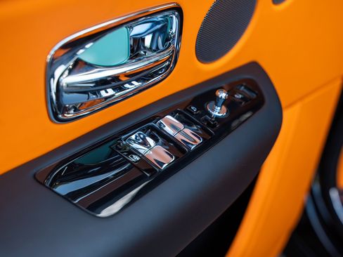 Used 2025 Rolls-Royce Cullinan image 17