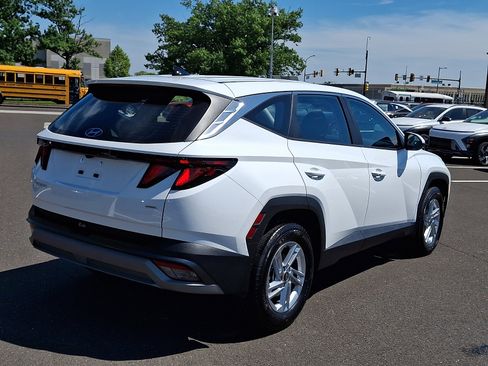 Used 2025 Hyundai Tucson SE AWD/4WD image 6