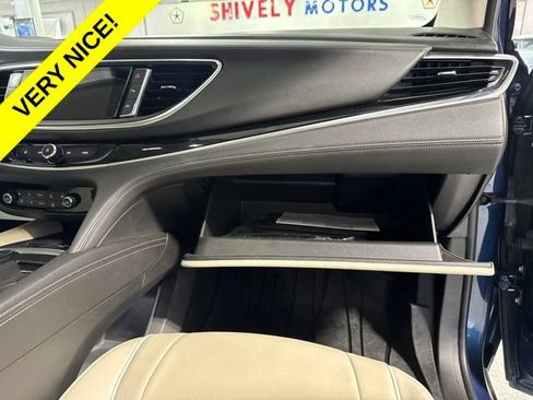 Used 2022 Buick Enclave Avenir w/ Avenir Technology Package AWD/4WD image 45