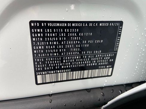 New 2026 Volkswagen Tiguan SE image 11