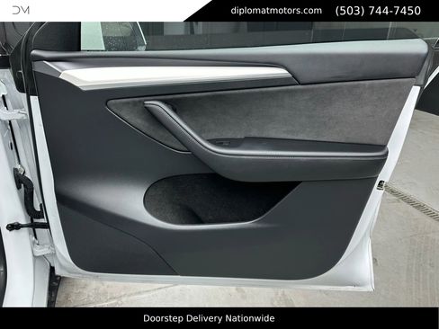 Used 2023 Tesla Model Y Long Range image 23