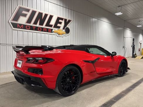 Used 2023 Chevrolet Corvette Z06 w/ Z07 Performance Package RWD image 8