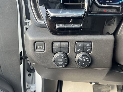 Used 2022 Chevrolet Silverado 1500 High Country w/ High Country Premium Package image 14