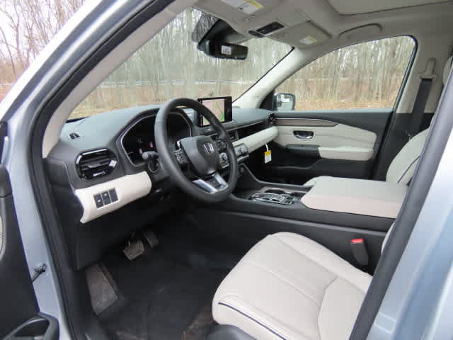 New 2026 Honda Pilot Elite image 2