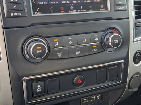 Used 2019 Nissan Titan SV AWD/4WD image 28