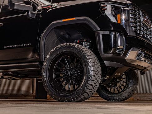 Used 2025 GMC Sierra 2500 Denali w/ Denali Reserve Package image 16