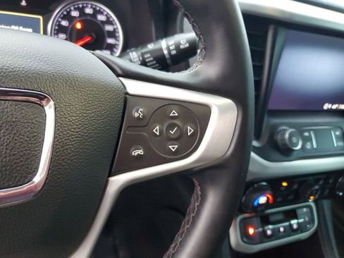 Used 2023 GMC Acadia SLT image 27