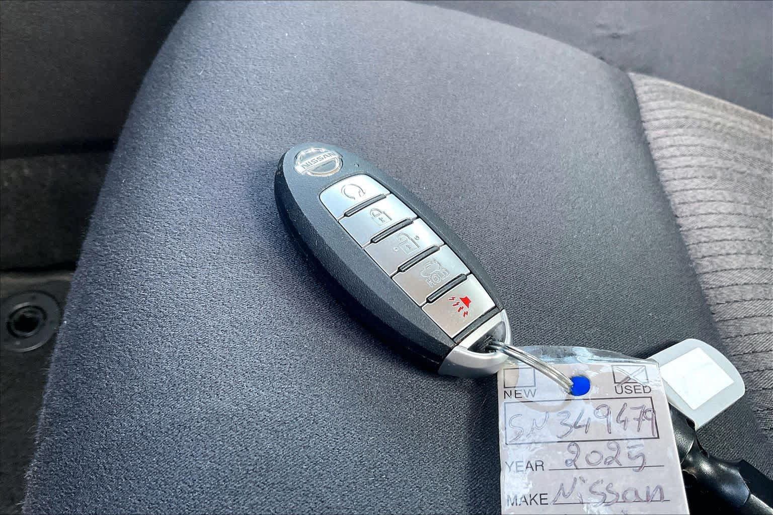 Used 2025 Nissan Altima 2.5 SV FWD image 14