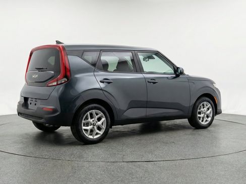 Used 2025 Kia Soul LX w/ LX Technology Package FWD image 9