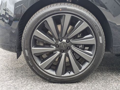 New 2026 Land Rover Range Rover SV image 10