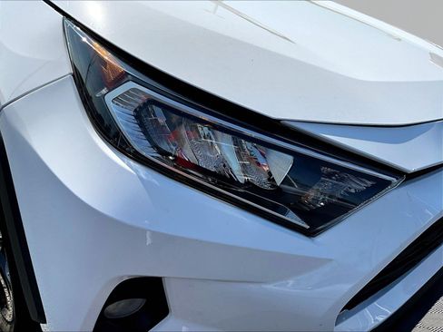 Used 2019 Toyota RAV4 XLE FWD image 32
