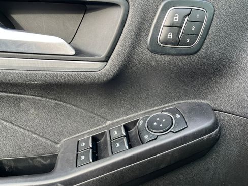 Used 2024 Ford Escape Platinum image 18