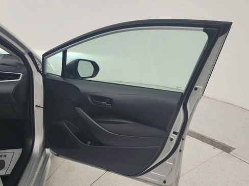 Used 2025 Toyota Corolla LE FWD image 24