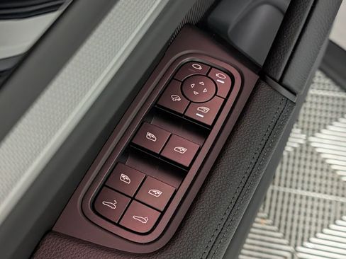 New 2026 Porsche Cayenne image 27