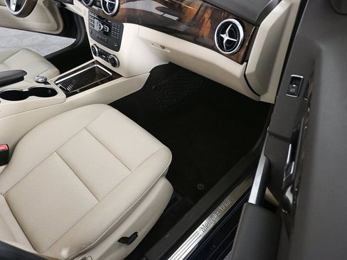 Used 2014 Mercedes-Benz GLK 350 2WD image 23