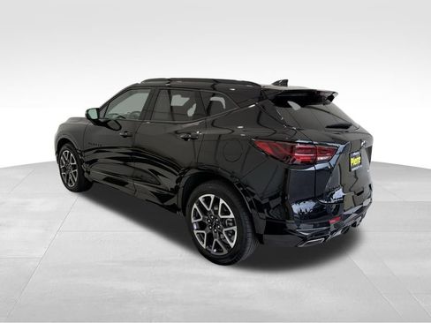 Used 2025 Chevrolet Blazer RS image 2