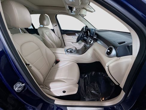 Used 2019 Mercedes-Benz GLC 350e 4MATIC image 29