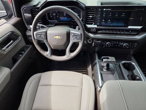 New 2026 Chevrolet Silverado 1500 LTZ w/ LTZ Premium Package AWD/4WD image 17