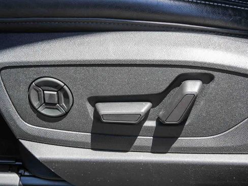 Used 2023 Audi e-tron Premium w/ Convenience Plus Package AWD/4WD image 21