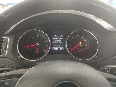 Used 2017 Volkswagen Jetta SE image 8
