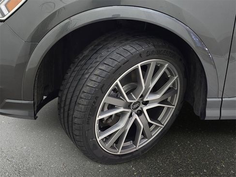 Certified 2025 Audi Q3 2.0T Premium Plus w/ Premium Plus Package image 35