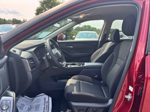 Certified 2026 Nissan Rogue SV AWD/4WD image 18