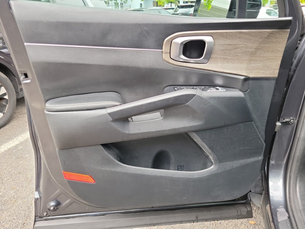 Certified 2023 Kia Sorento EX w/ Panoramic Sunroof Package FWD image 24