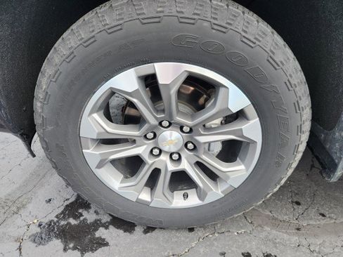 Used 2022 Chevrolet Silverado 1500 High Country w/ Z71 Off-Road Package image 12