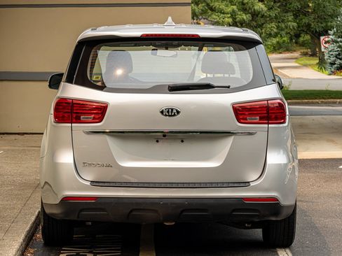 Used 2019 Kia Sedona L FWD image 12