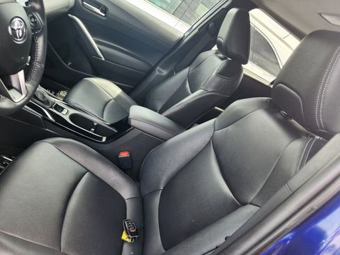 Used 2023 Toyota Corolla Cross XLE w/ Convenience Package AWD/4WD image 12