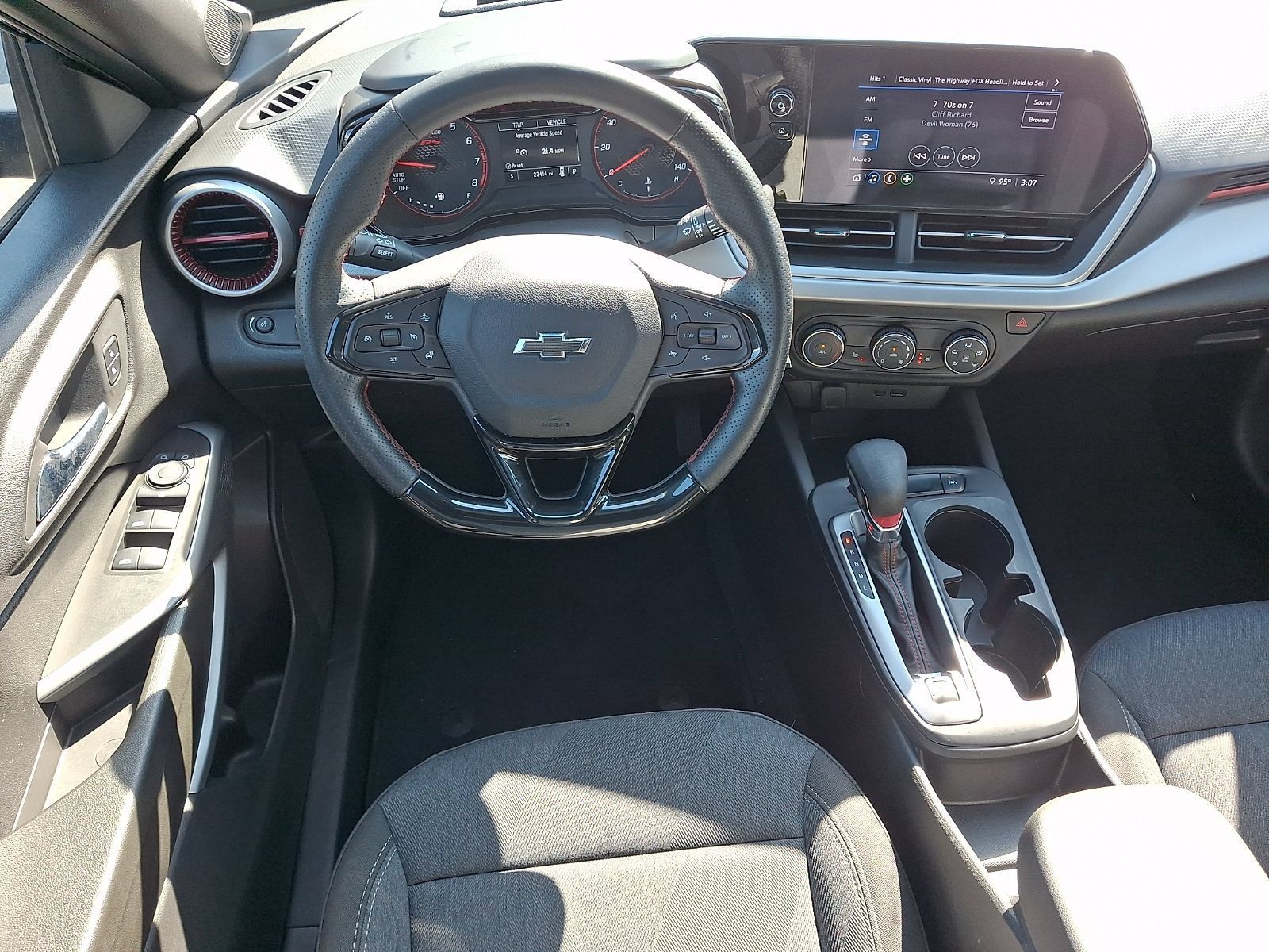 Certified 2024 Chevrolet Trax RS w/ Driver Confidence Package FWD image 11