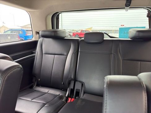 Used 2024 Ford Expedition XLT image 12