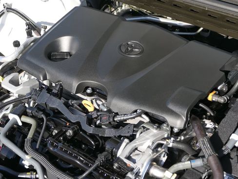 Used 2020 Toyota Camry LE w/ Fleet Convenience Package FWD image 28