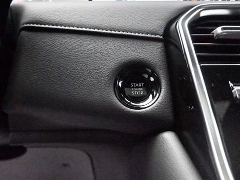 Used 2025 Nissan Armada Platinum w/ Convenience Package image 17