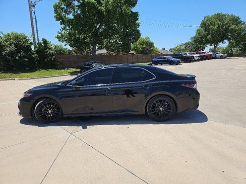 Used 2021 Toyota Camry XSE w/ Navigation Package FWD image 5